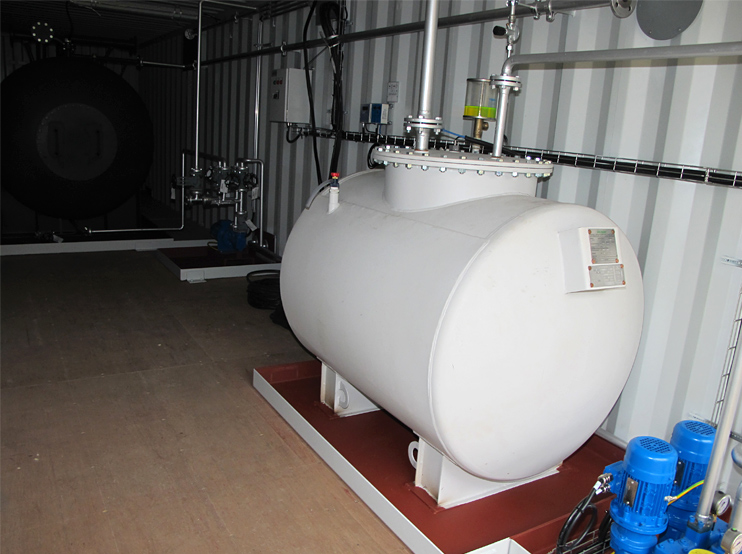 Fuel oil tank 1000 Liter installed in container